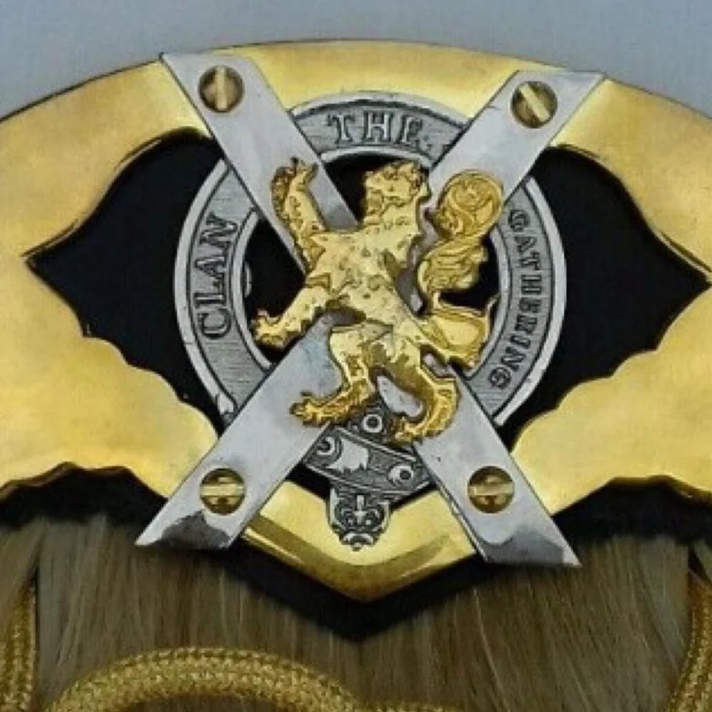 CLAN THE  GATHERING Long Horse Hair Sporran With Brass Cattle 6 Teasels Metal Badge Sporran Bag