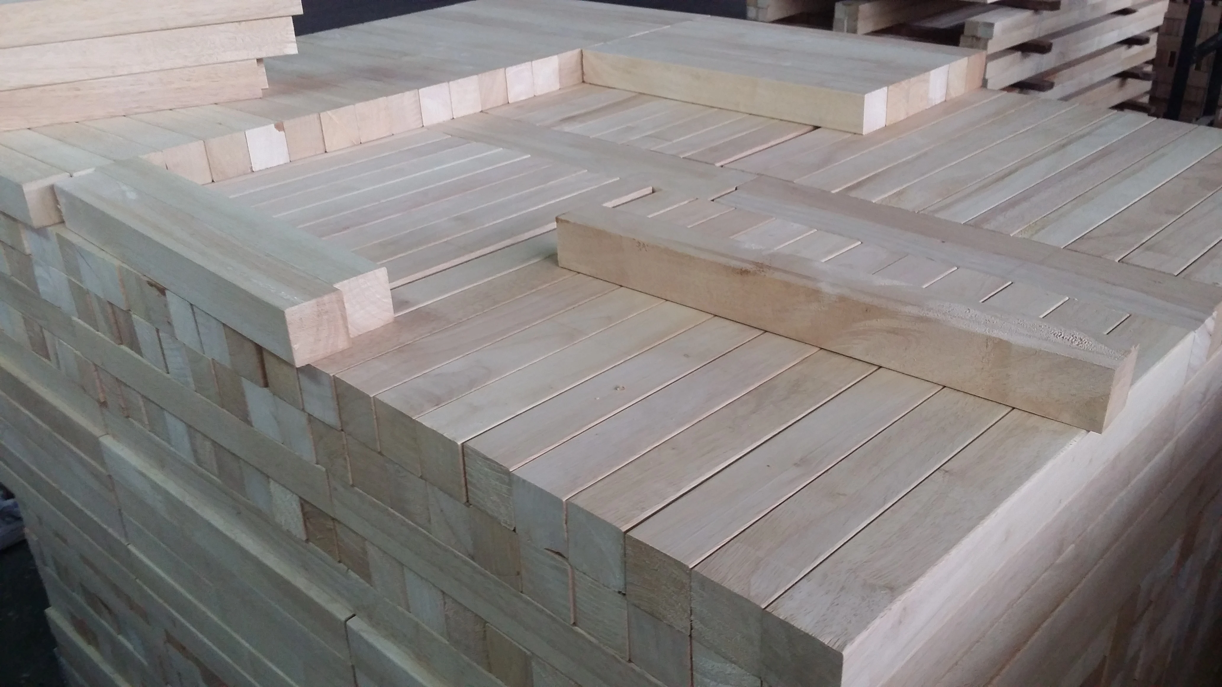 
Rubber Wood Block For Furniture Parts 