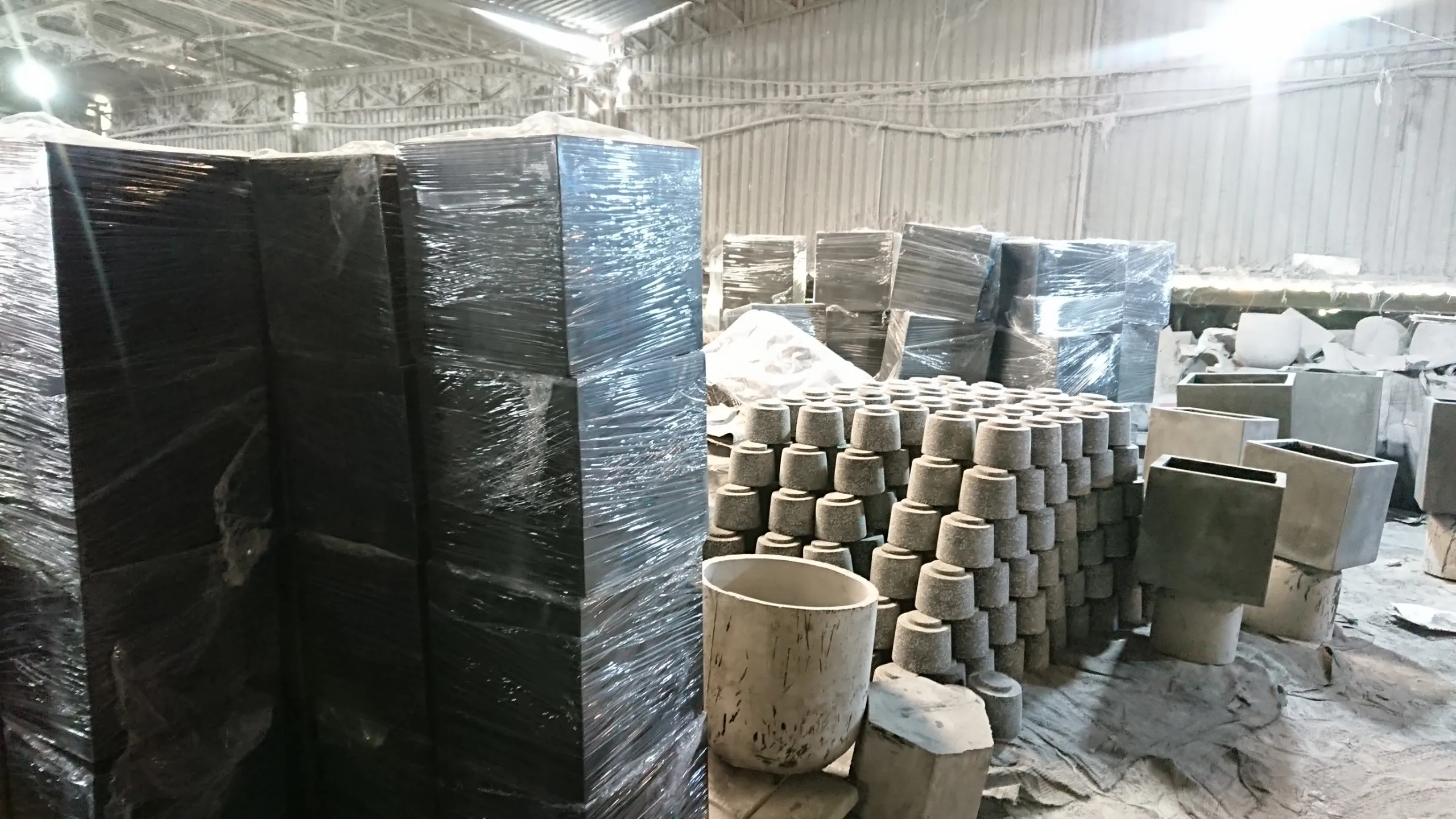 Concrete Pots/ Concrete High Cube Plant Pots / Home & Garden