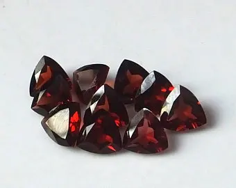  Гранат 7 мм в форме триллиона драгоценные камни