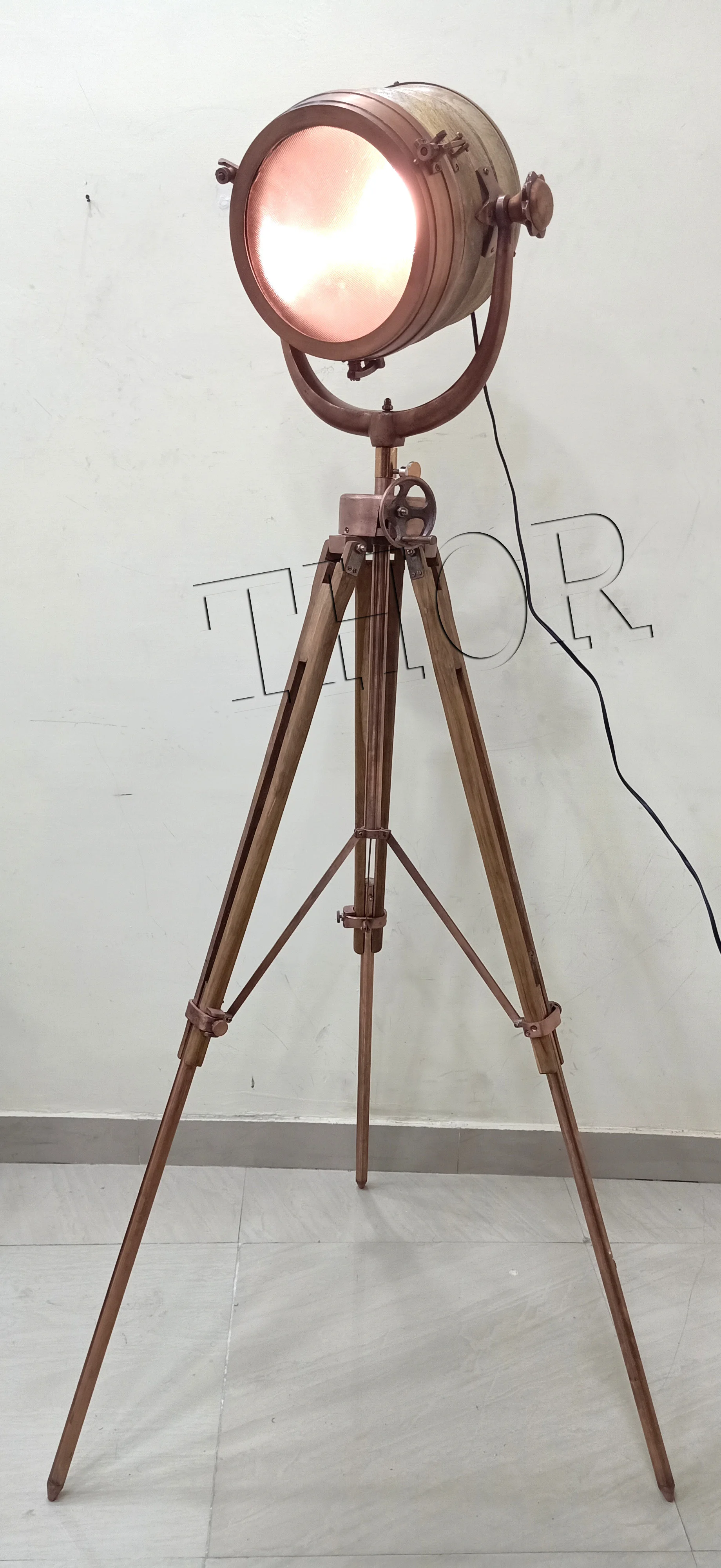 Stage Searchlight Wooden Tripod Studio Spot lamp Wooden Stand Floor Lamp Bedroom & Living Room Home And Office Decor