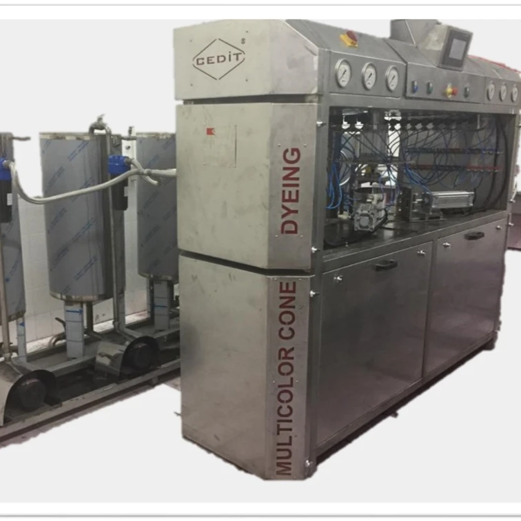 
 Многоцветная машина для окрашивания конической пряжи  