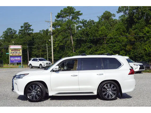 
2020 Le xus LX 570 3-Row 4WD 