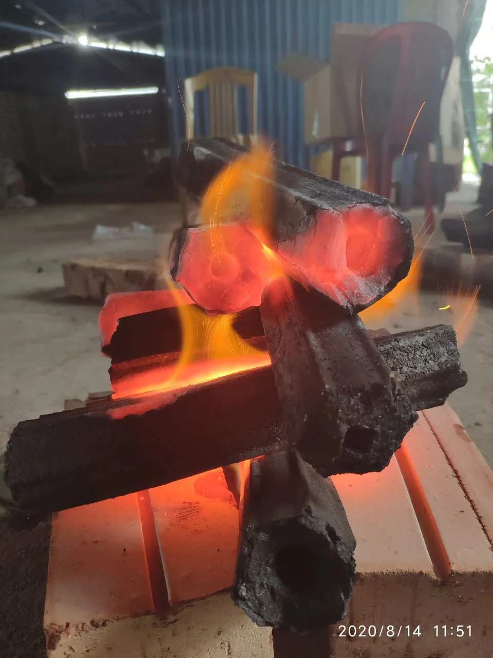 Premium quality  hexagonal  sawdust briquette charcoal  for restaurants