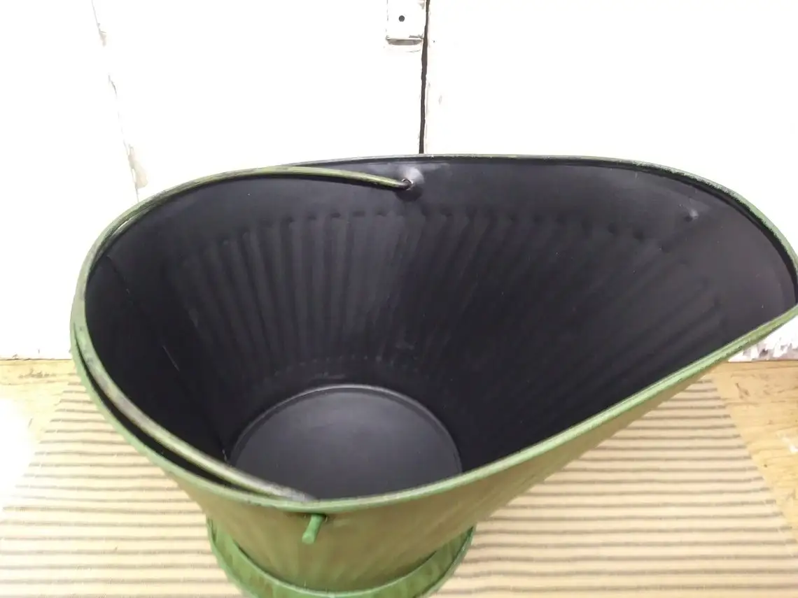 Deluxe Quality Medium Size Copper Coal Bucket with Admirable Design Perfect for Customized Garden Use