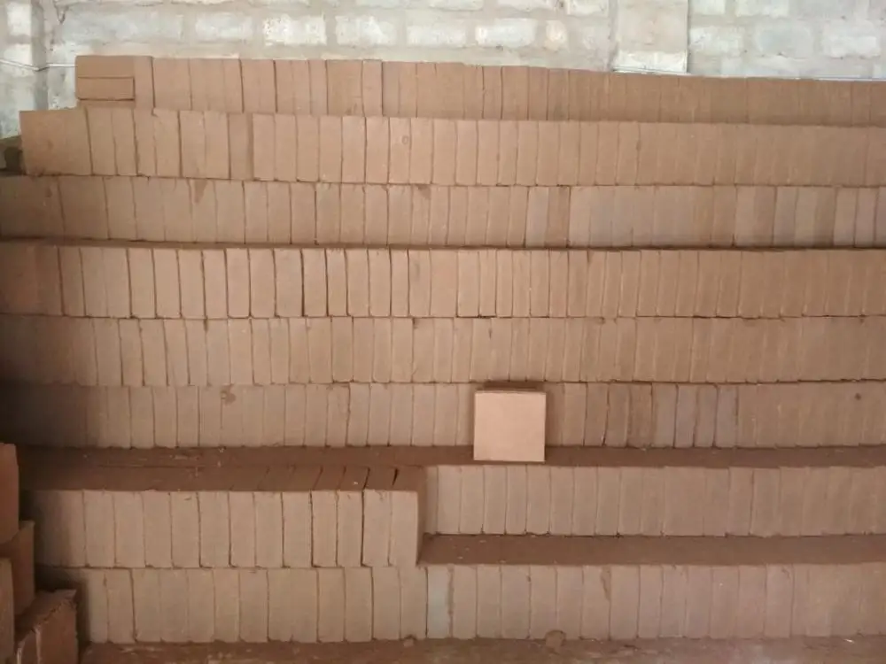 Coco Peat Low EC / Used for Landscaping: Modifies the visible features of an area of land.