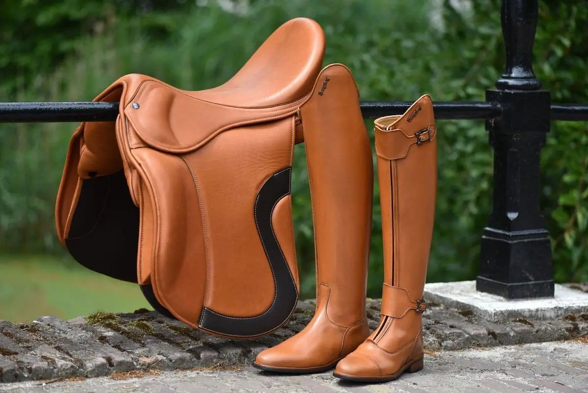 
1150 Endurance Style Genuine Horse Riding Leather Saddle 