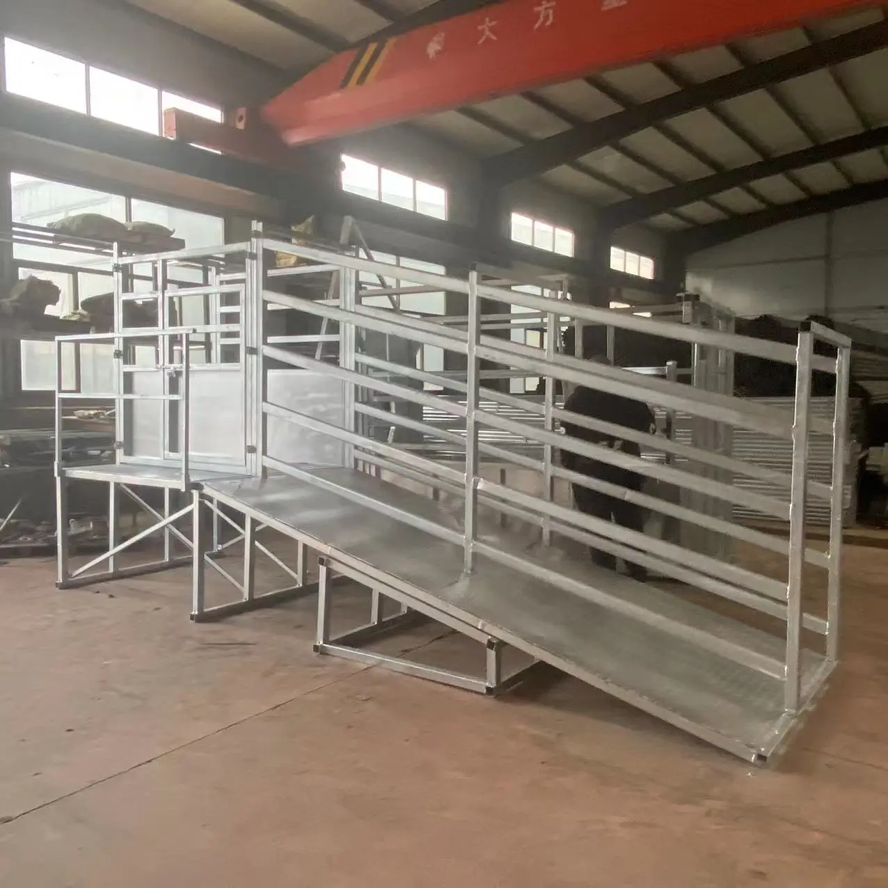 Factory outlet cattle handling equipment used heavy duty cattle crush squeeze chute