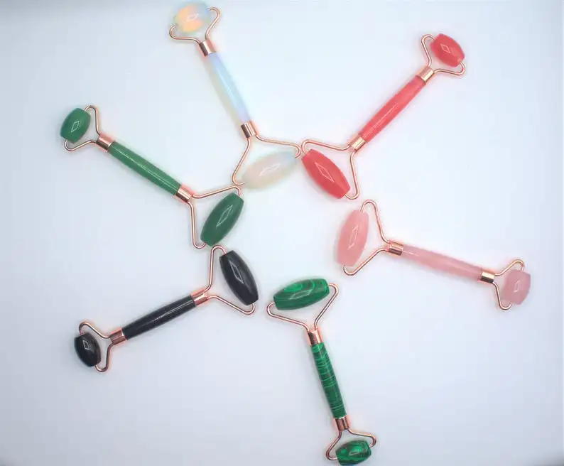 High Quality Pink Rose Quartz Jade Roller Anti-Aging Face Massage Roller Gua Sha Combo Box Made of Crystal