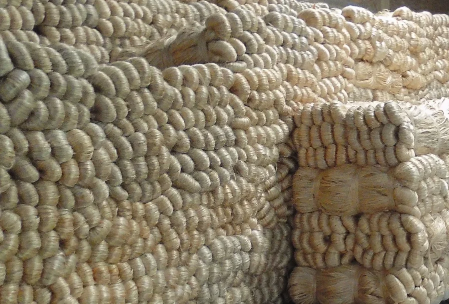 Best Quality Direct Factory Supply High Grade & Low Price 100% Natural Raw Jute Color Moisture 100% Natural Raw Jute