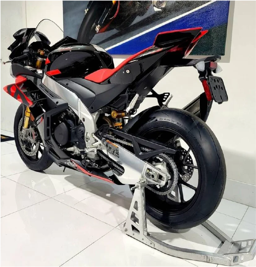 Бывший в употреблении Гоночный Мотоцикл Aprilia