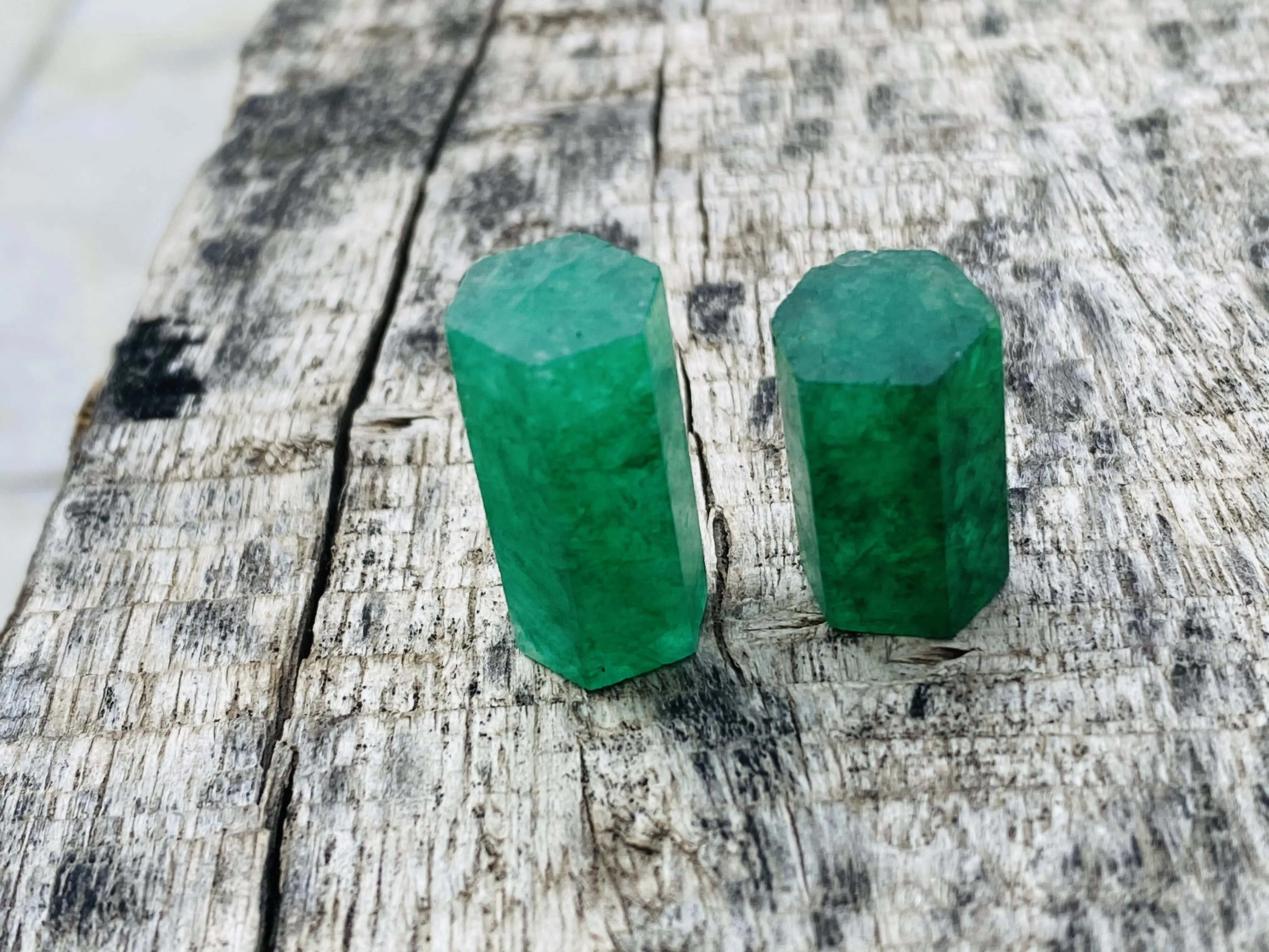 Natural Emerald Rough Gemstone For Making Jewelry