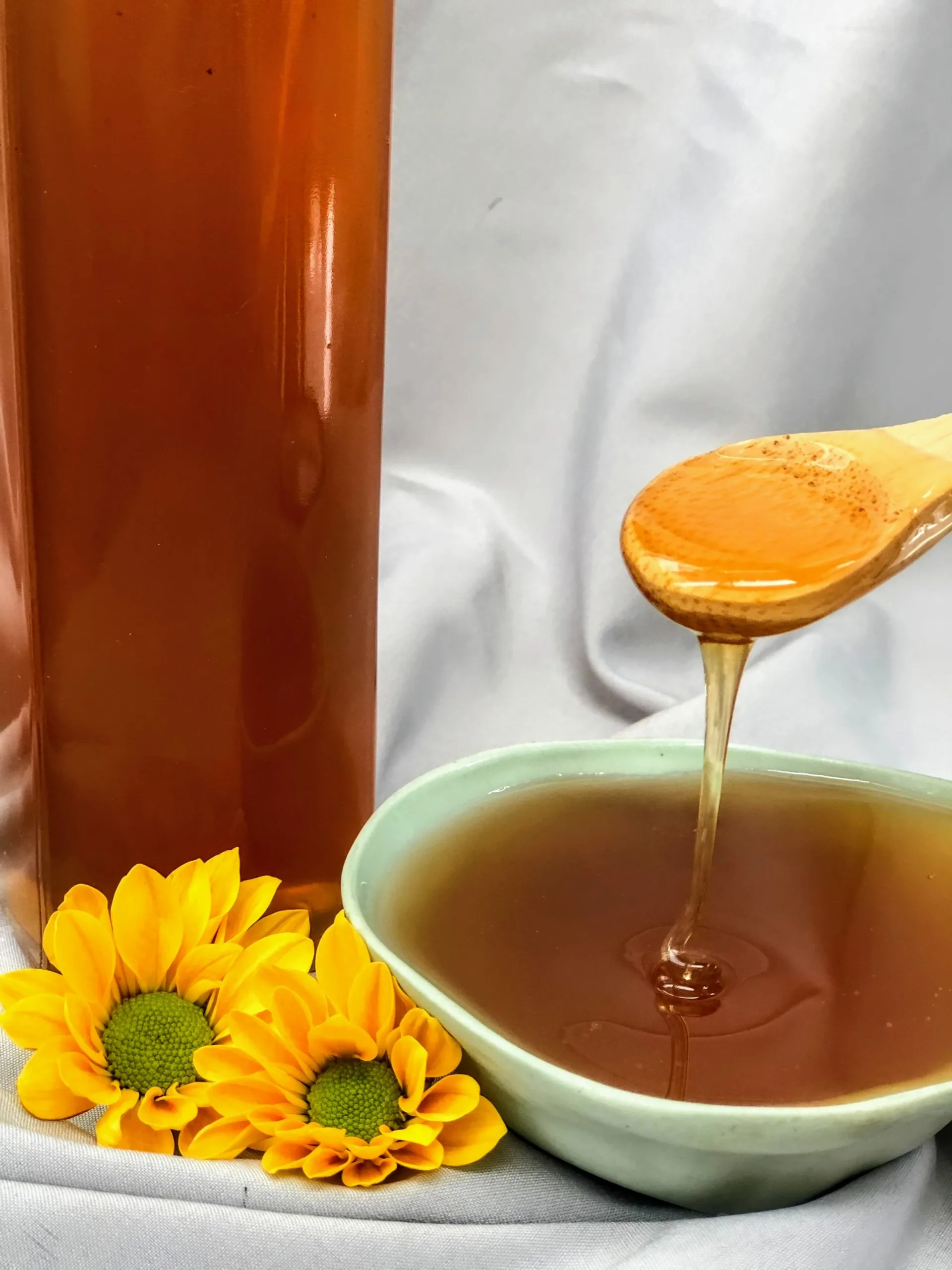 Whose sale High quality 100% Pure Natural Honey Bee with free sample