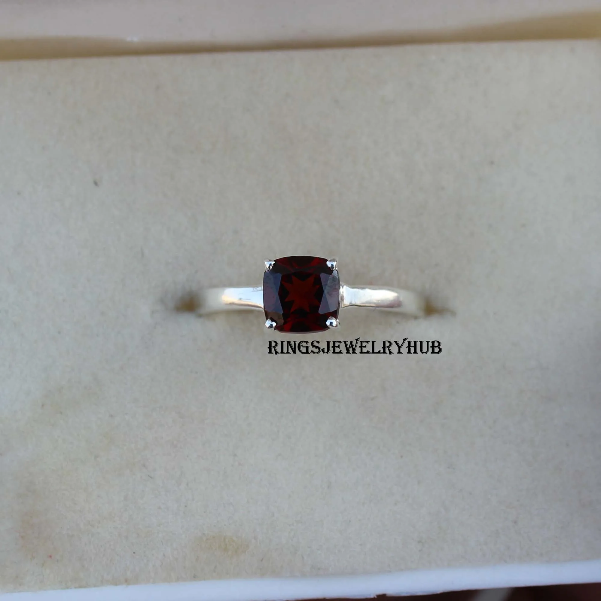
Female Mozambic Garnet Ring Solitaire 925 Sterling Silver Ring For Women Engagement Ring Silver Gemstone Jewelry 