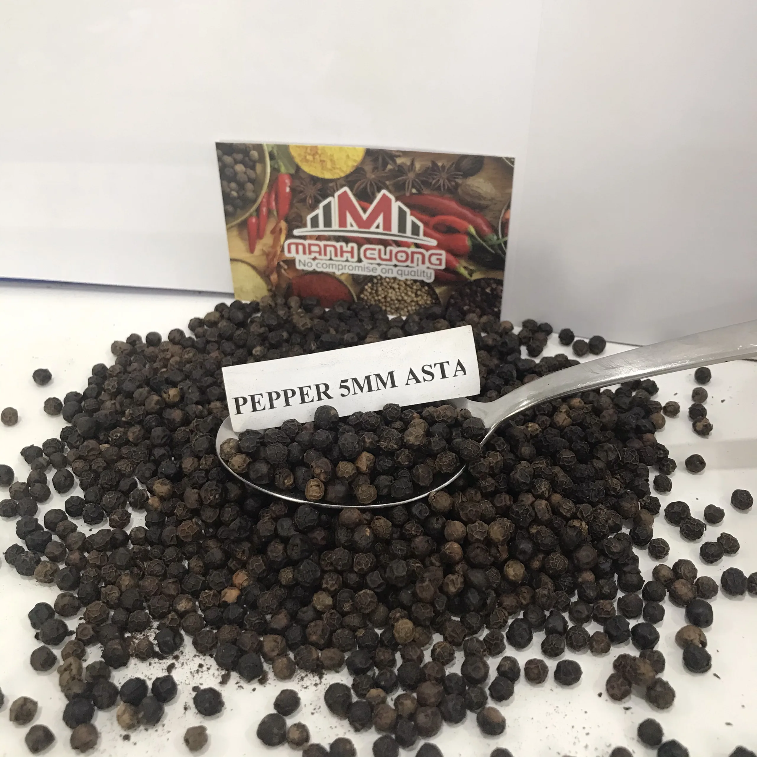Agricultural Product  Black Pepper 5mm ASTA  Cheap Price from Vietnam