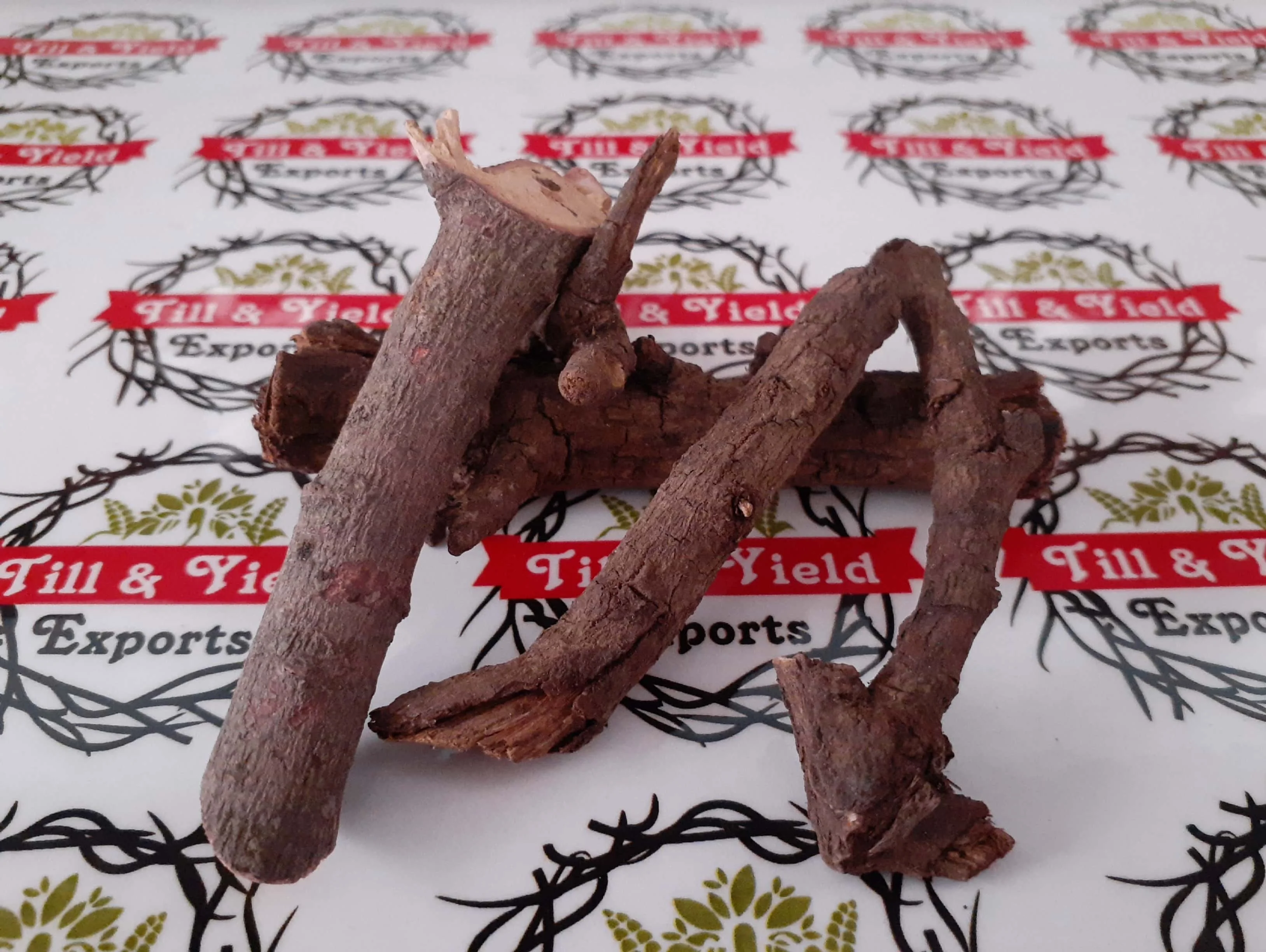 
Pure & Natural Chitrakmool/Plumbago zeylanica Roots 