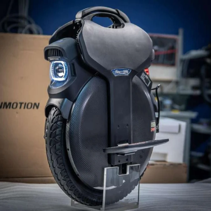Купите 2 и получите 1 бесплатно новый электрический Моноцикл InMotion V11 31 миль/ч 75 миль пробега со встроенной регулируемой