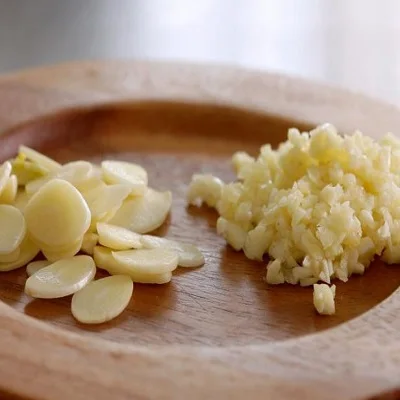 
HEALTHY CHOPPED GARLIC 