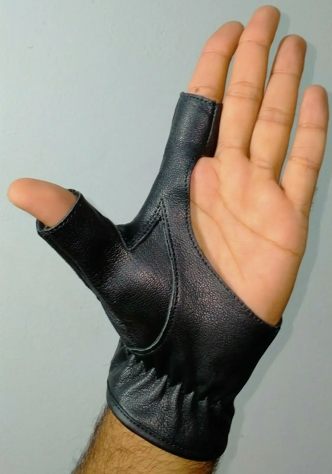 2022 Good Quality Archery Gloves Bow & Arrow Shooting Archery  Hunting Gloves Manufacturers