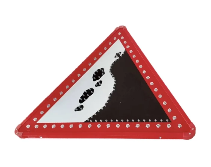  Треугольник на солнечных батареях будьте осторожны от выпадающих скальных знаков