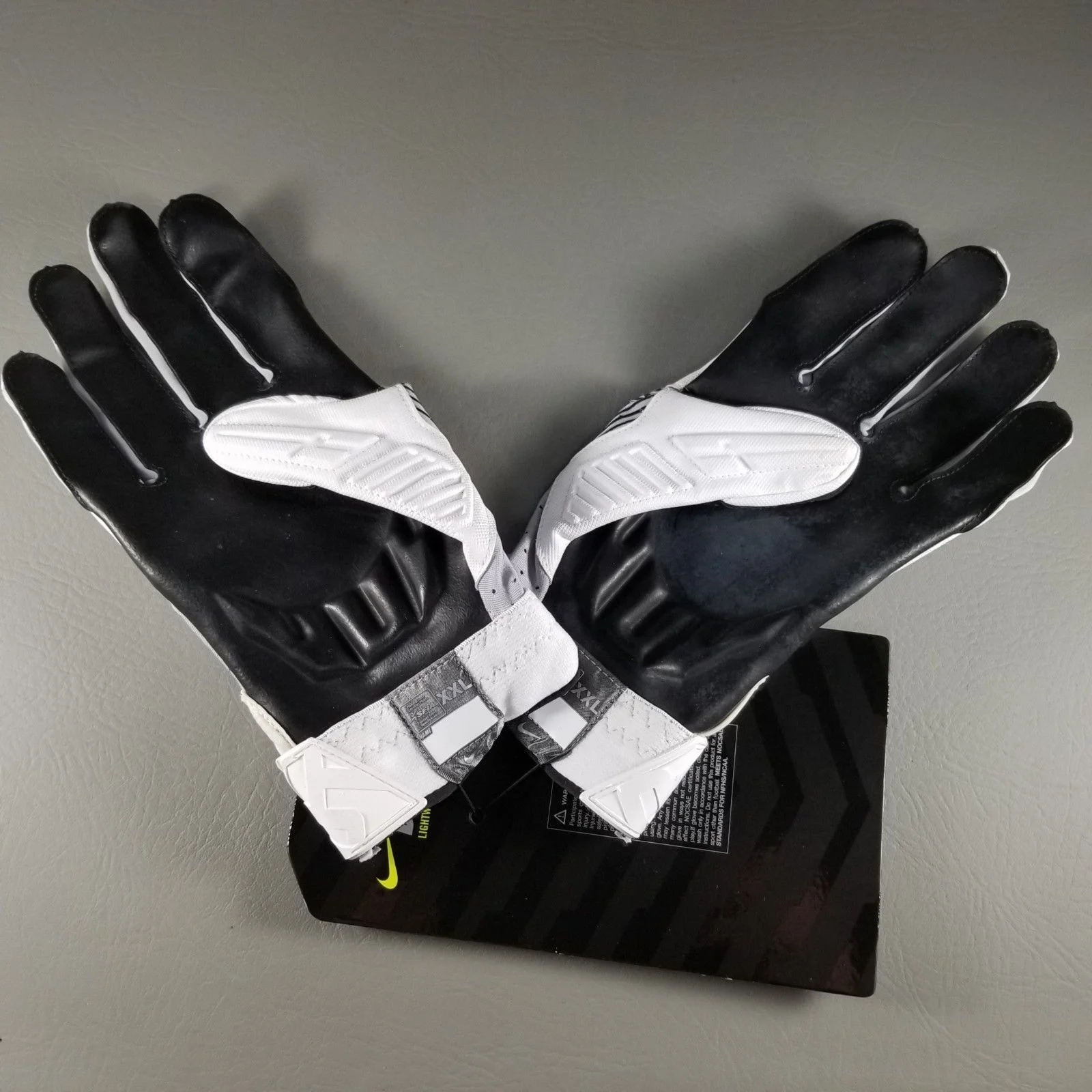 Made in Sialkot American Football Glove / Gloves