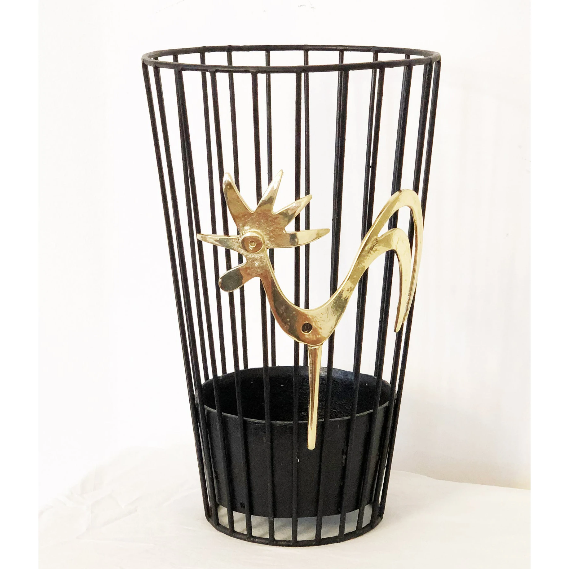 Doorway Umbrella Base Stand New Arrival Metal Handmade Home Decorative Designer Umbrella Stand For Sale