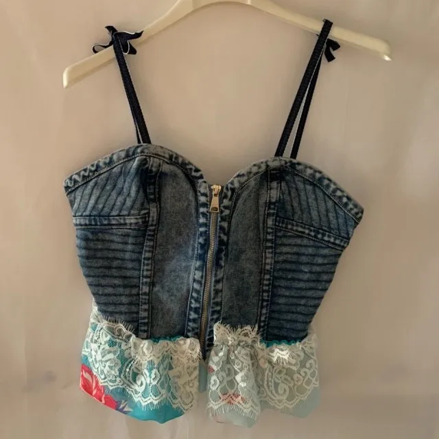 corset effect woman top Made in Italy with lace and floral fabric in the strech denim bottom closure with zippers  good quality