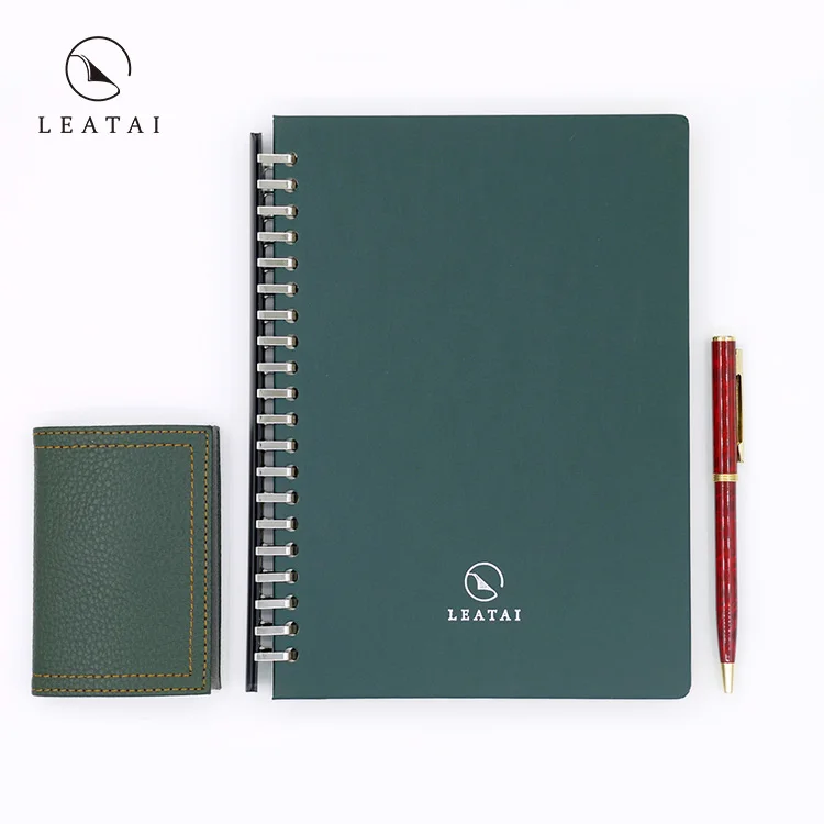 Зеленый блокнот из искусственной кожи