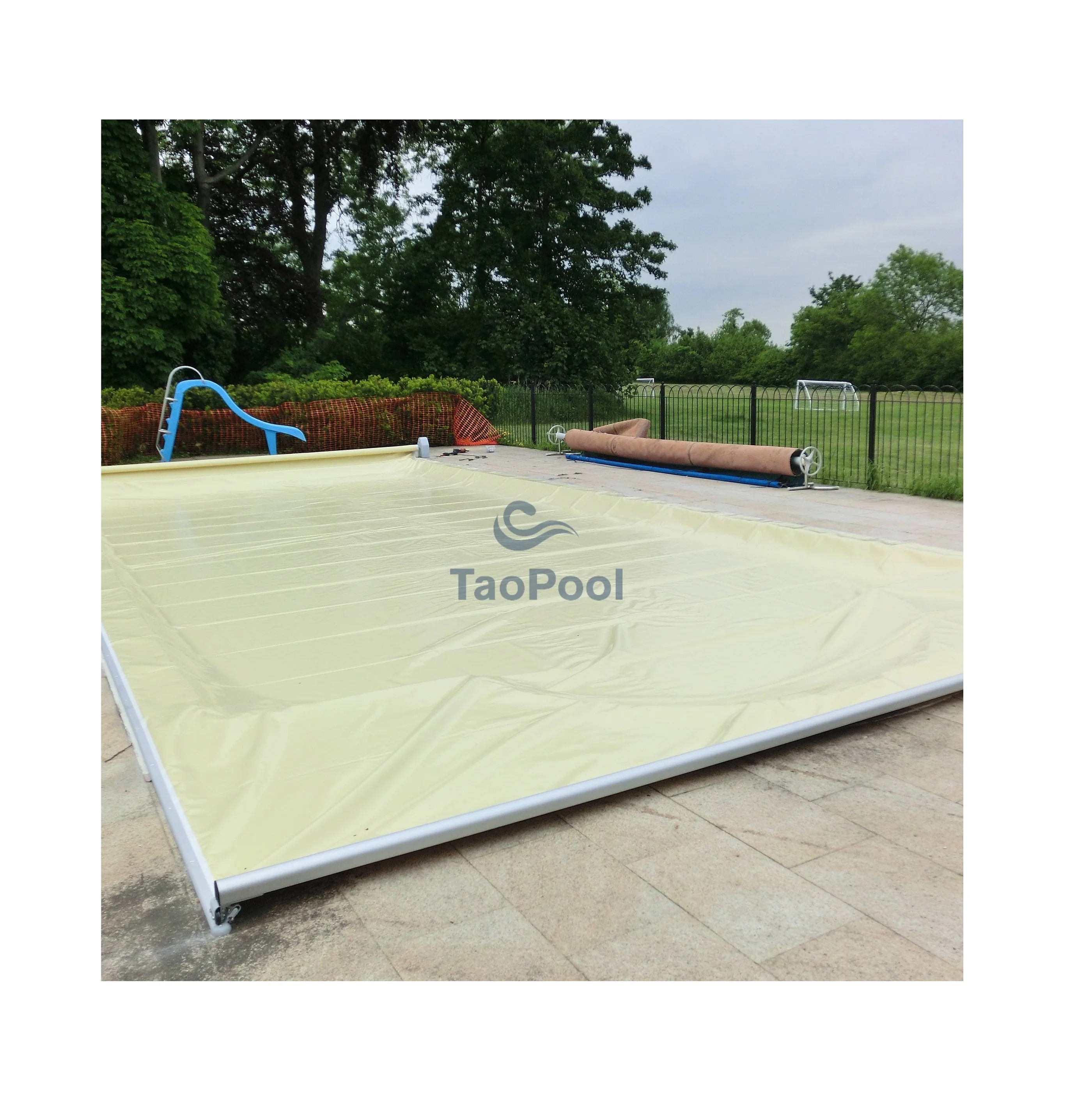 Villa Pool Cover Blue Pool Cover Manual Protection and Safety