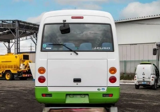 2013 Mitsubishi Rosa Bus