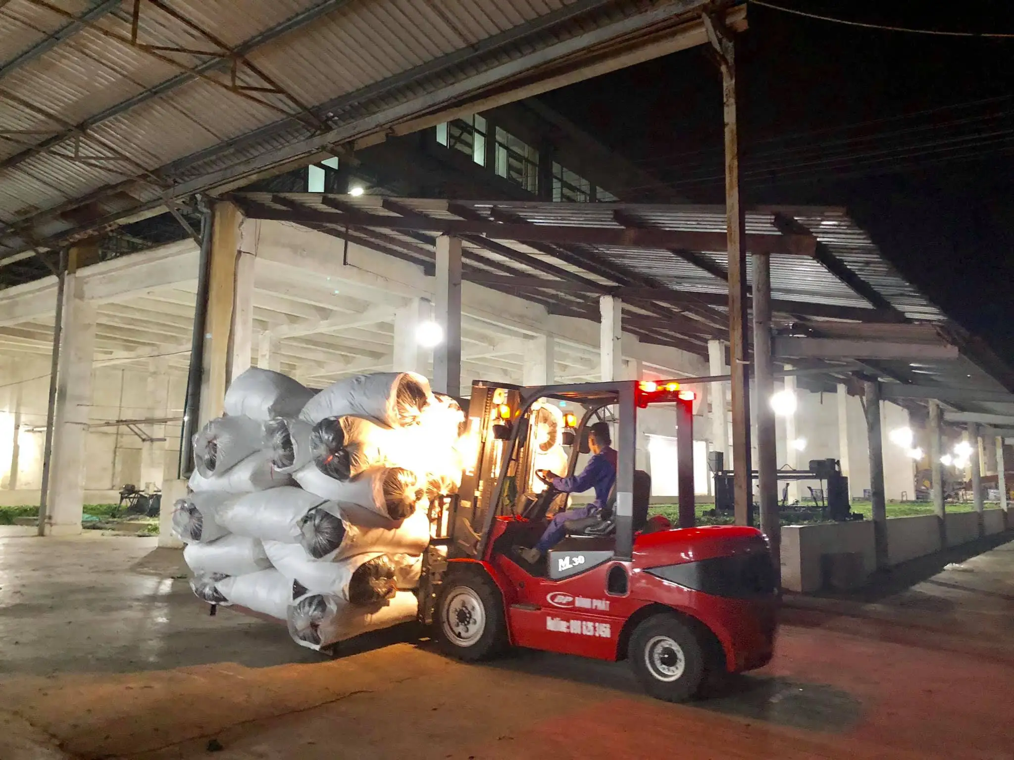 Top Selection Raw Processing Type Tea Drinks Style New Age Blended Tea Black Tea Origin From Vietnam