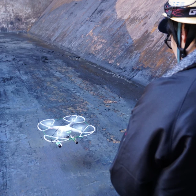 Высококлассная проверка дрона для ремонта корабля