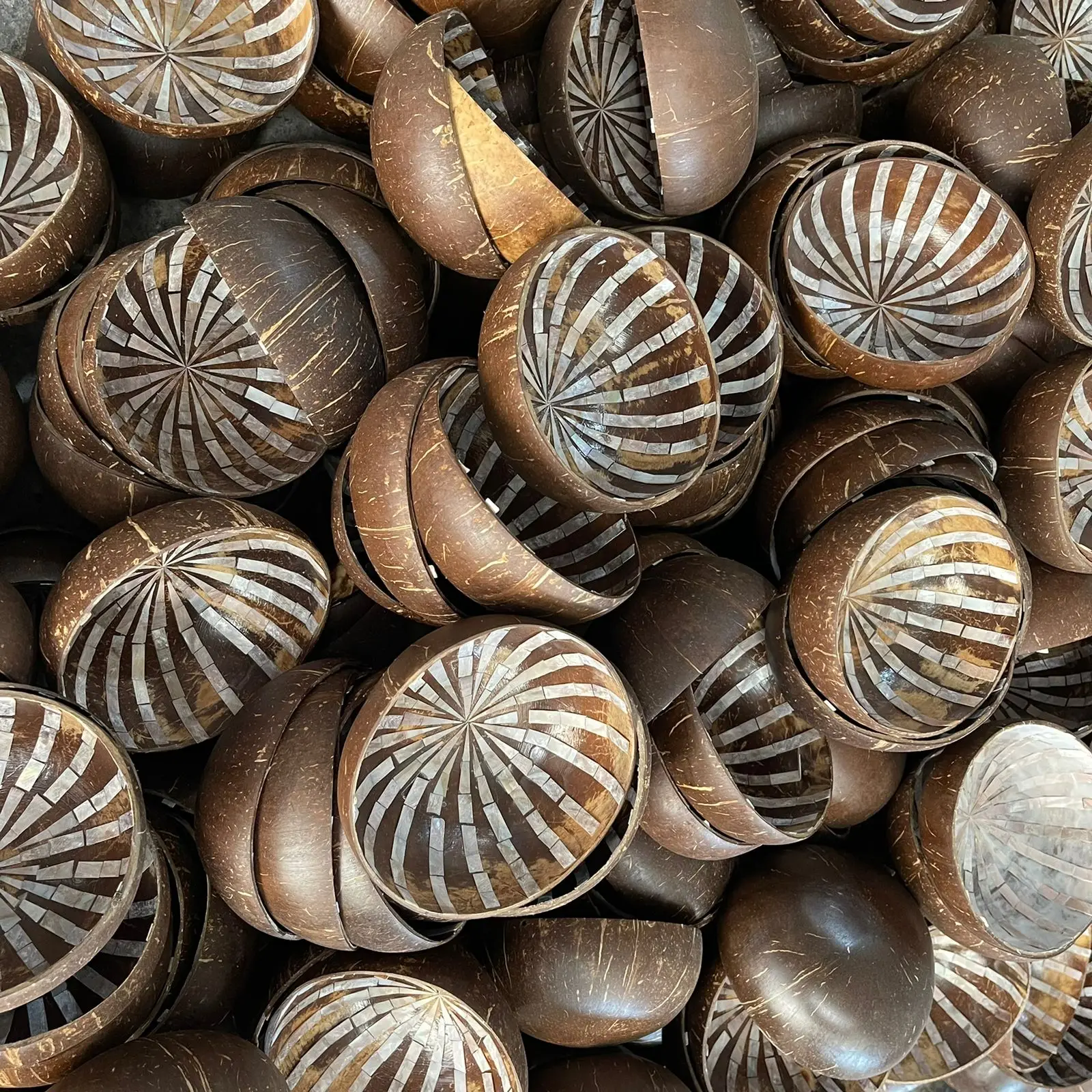 Wholesale Handmade Vietnam Coconut Bowls, Mother of pearl inlaid coconut bowls