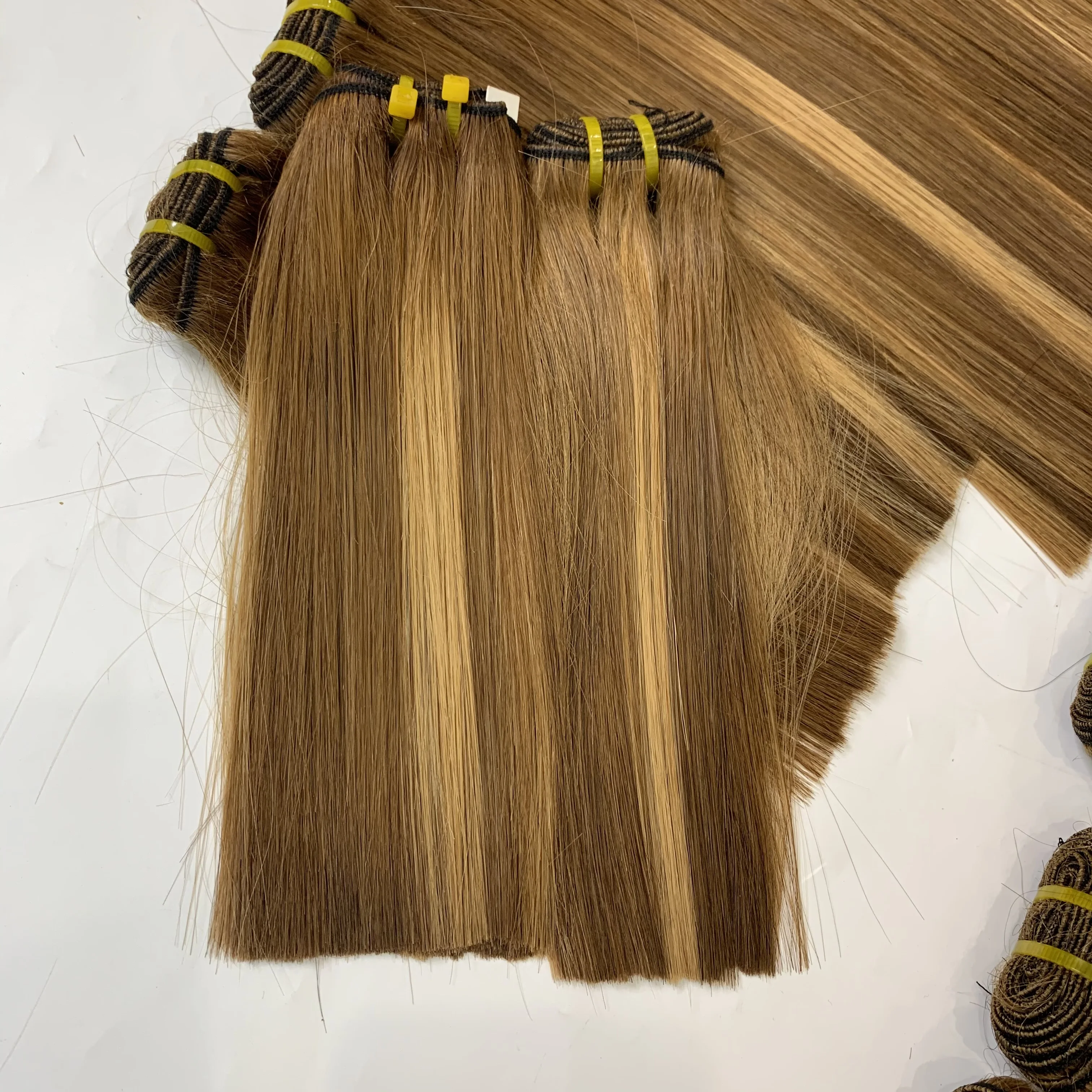 100% remy hair,ombre honey brown color highlighted human hair bundles weave,613 blonde black highlight hair bundles