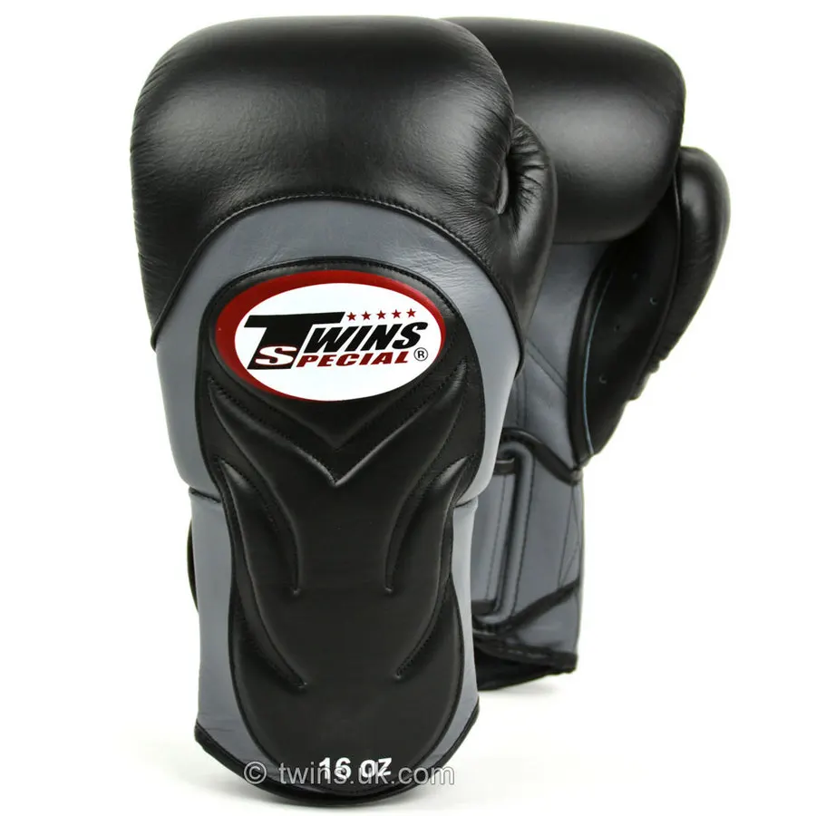 Professional boxing gloves
