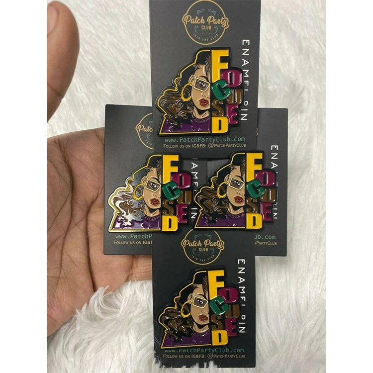 Профессиональный производитель, широко продаваемые эмалированные булавки для лацканов с уникальным дизайном «сфокусированный», в большом количестве