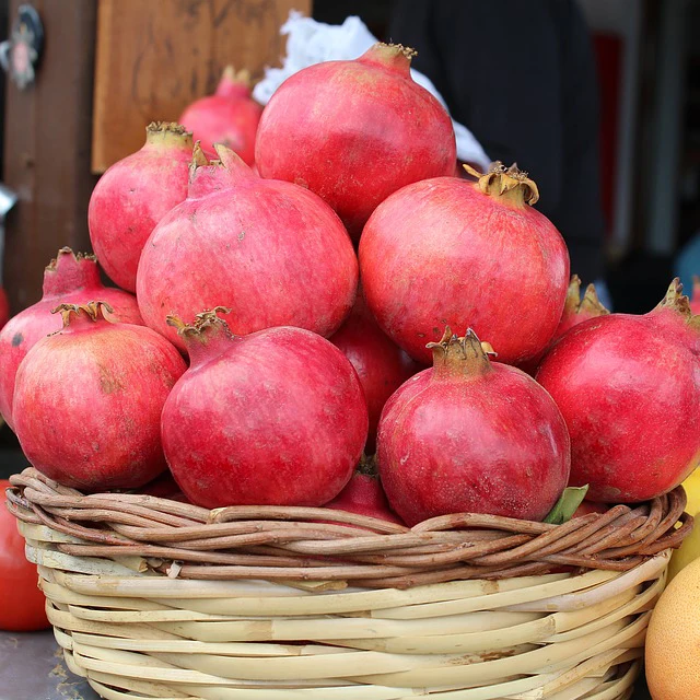 New fresh grown Pomegranate in Cheap price