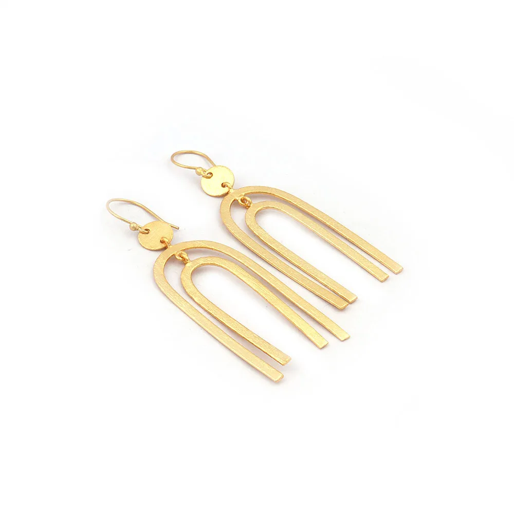 Mode Joyas, Charming Gold Plated Design Brass Metal Studs Earring dangle earrings Statement earrings Designer Jewellery. E-547