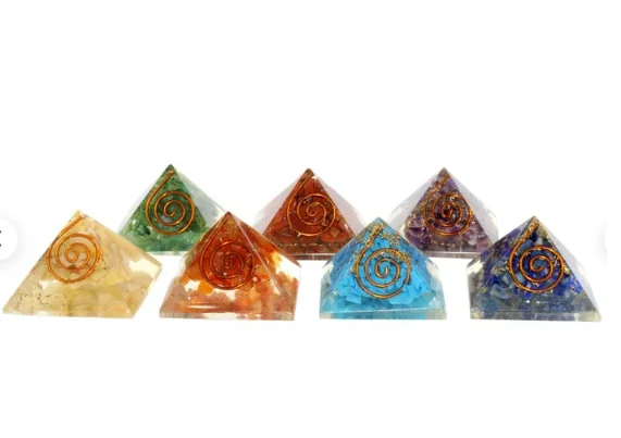Натуральная пирамида из 7 чакр ОРГОН для Vaastu и лечебного камня терапевтические драгоценные камни исследование положительной энергии оптовая продажа