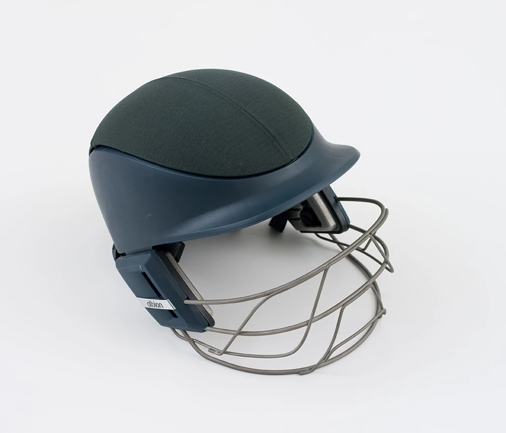 2021 Promotional Cricket Helmet Curved Shape Vizer Shape Helmet / Cricket Helmets