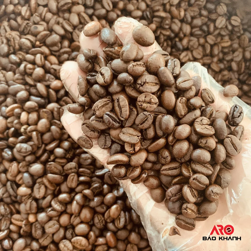 Лучший продукт смесь цельных кофейных зерен Robusta Arabica 0 25 кг OEM сильный аромат сильные горькие чисто жареные кофейные зерна