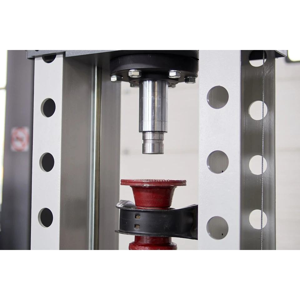 
Press for assembly of cardan shafts and replacement of intermediate bearings GOLIATH 