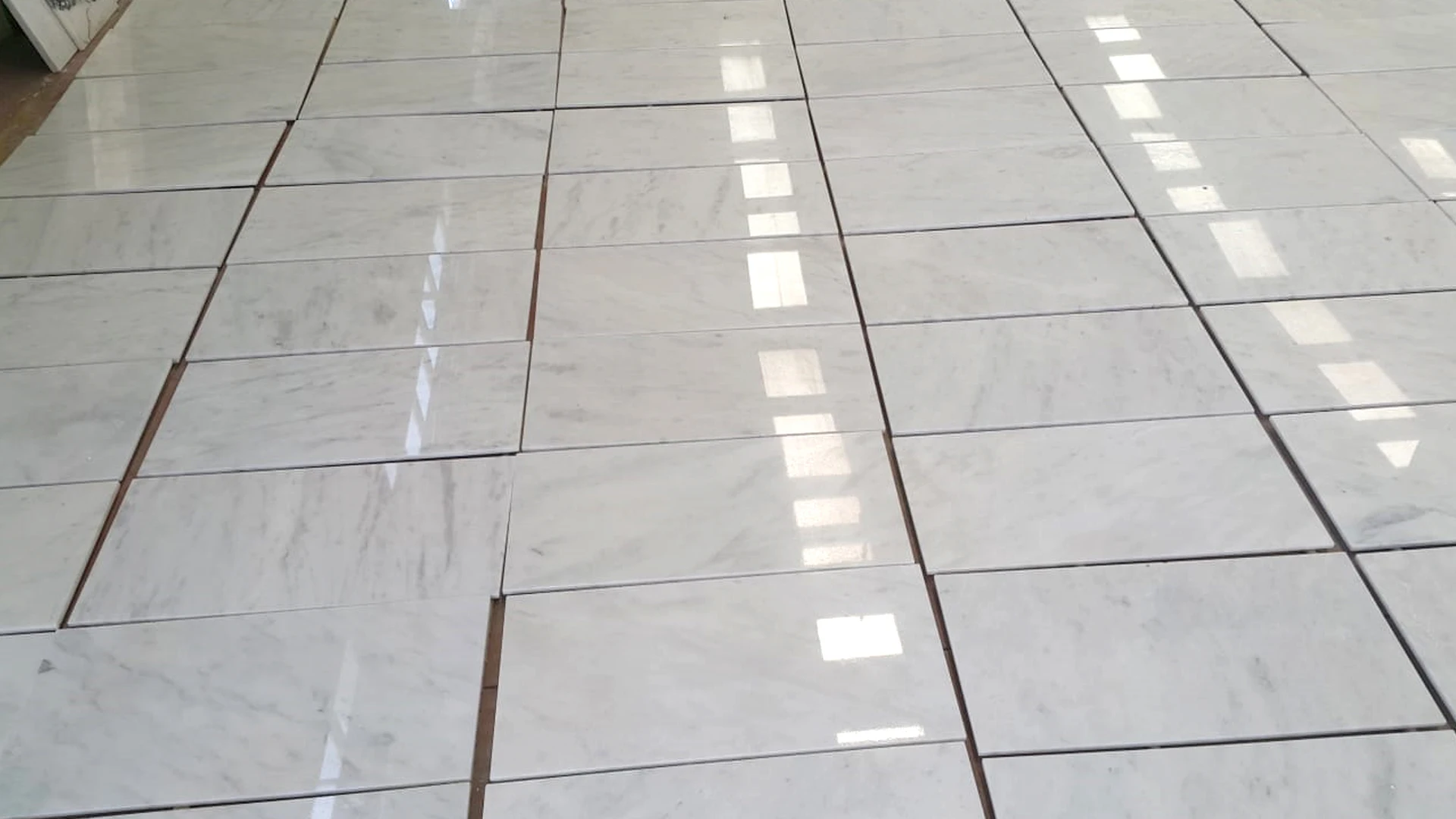2023 Mugla Carrara White Marble Tile Crystal White Marble Polished Honed Finishing Cut Size Exterior Made Turkey CEM-P-32