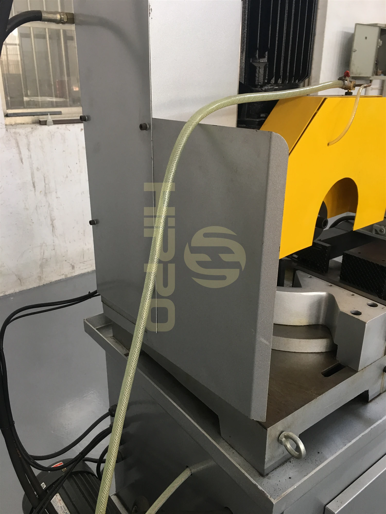 
Hydraulic semi-Automatic Metal Steel Pipe Cutting Machine 