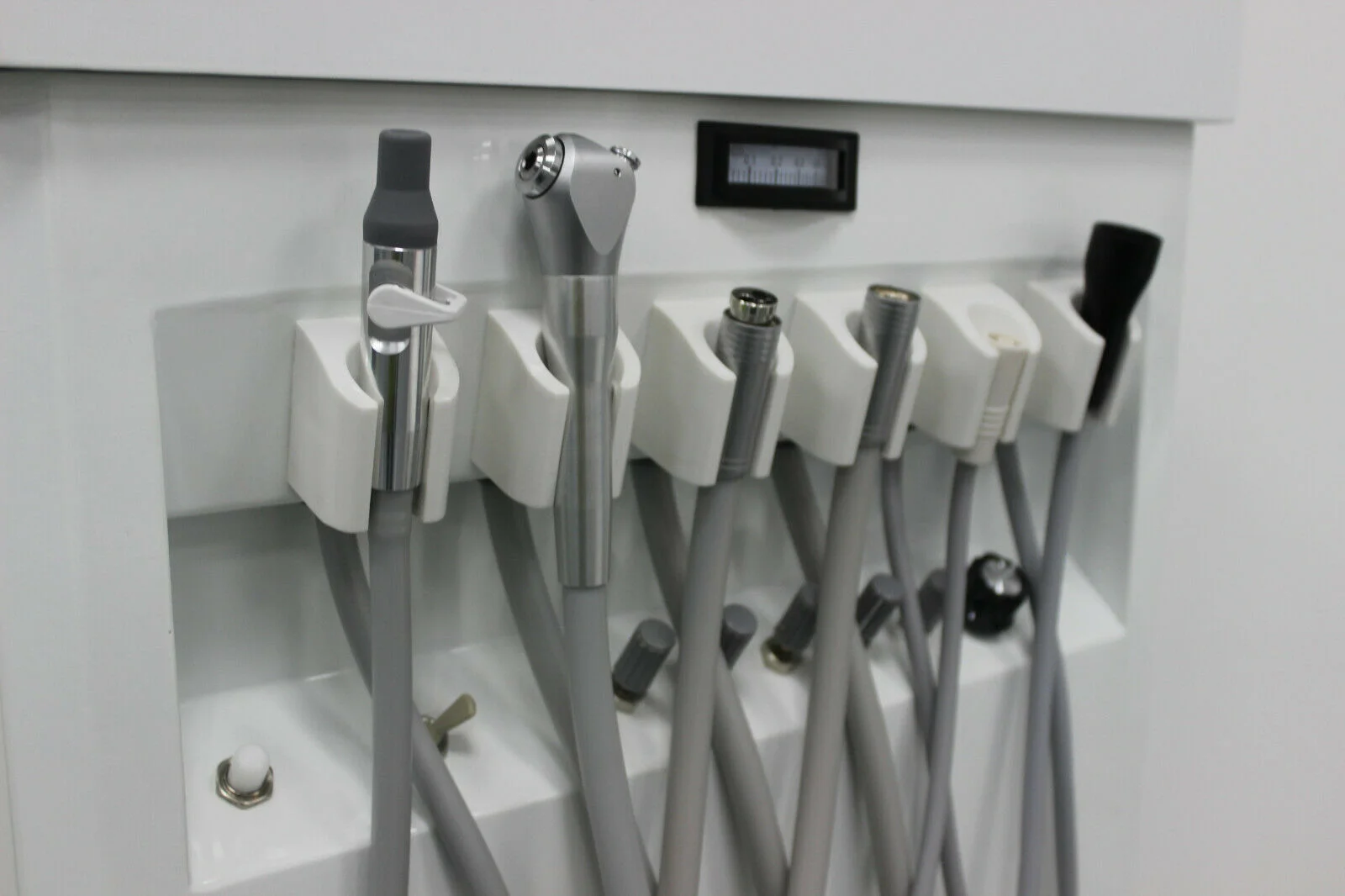 High quality Portable Suction Unit Dental Portable Treatment Unit mobile dental cart GU-P209 with Scaler LED Curing Light