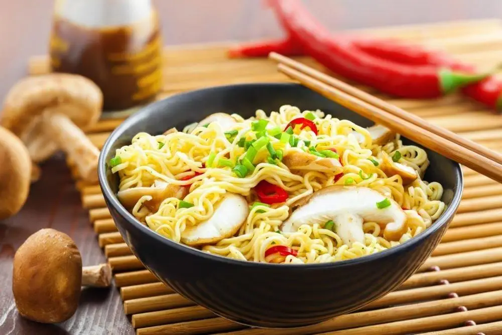 INSTANT NOODLES made in Vietnam
