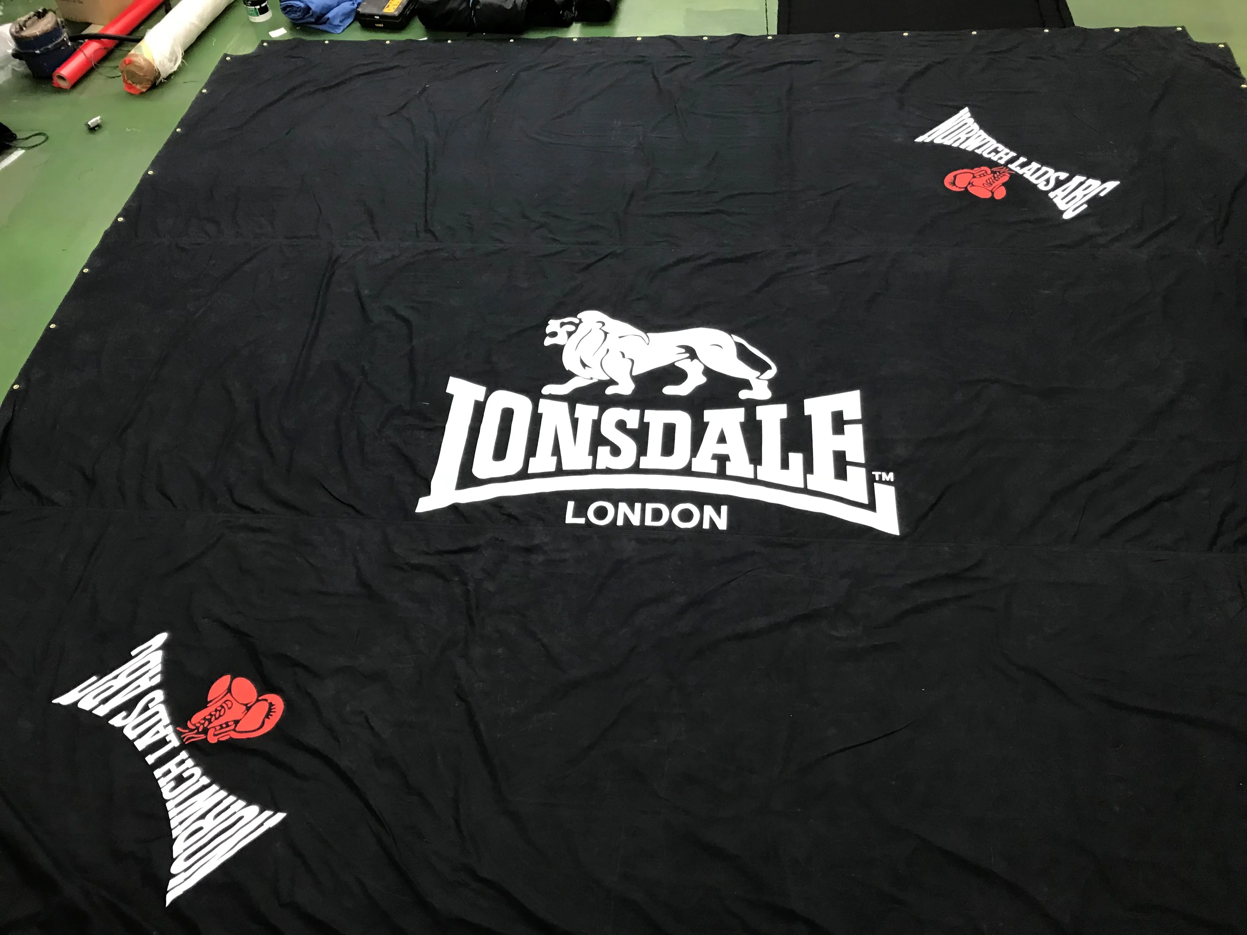 lonsdale-canvas.jpg