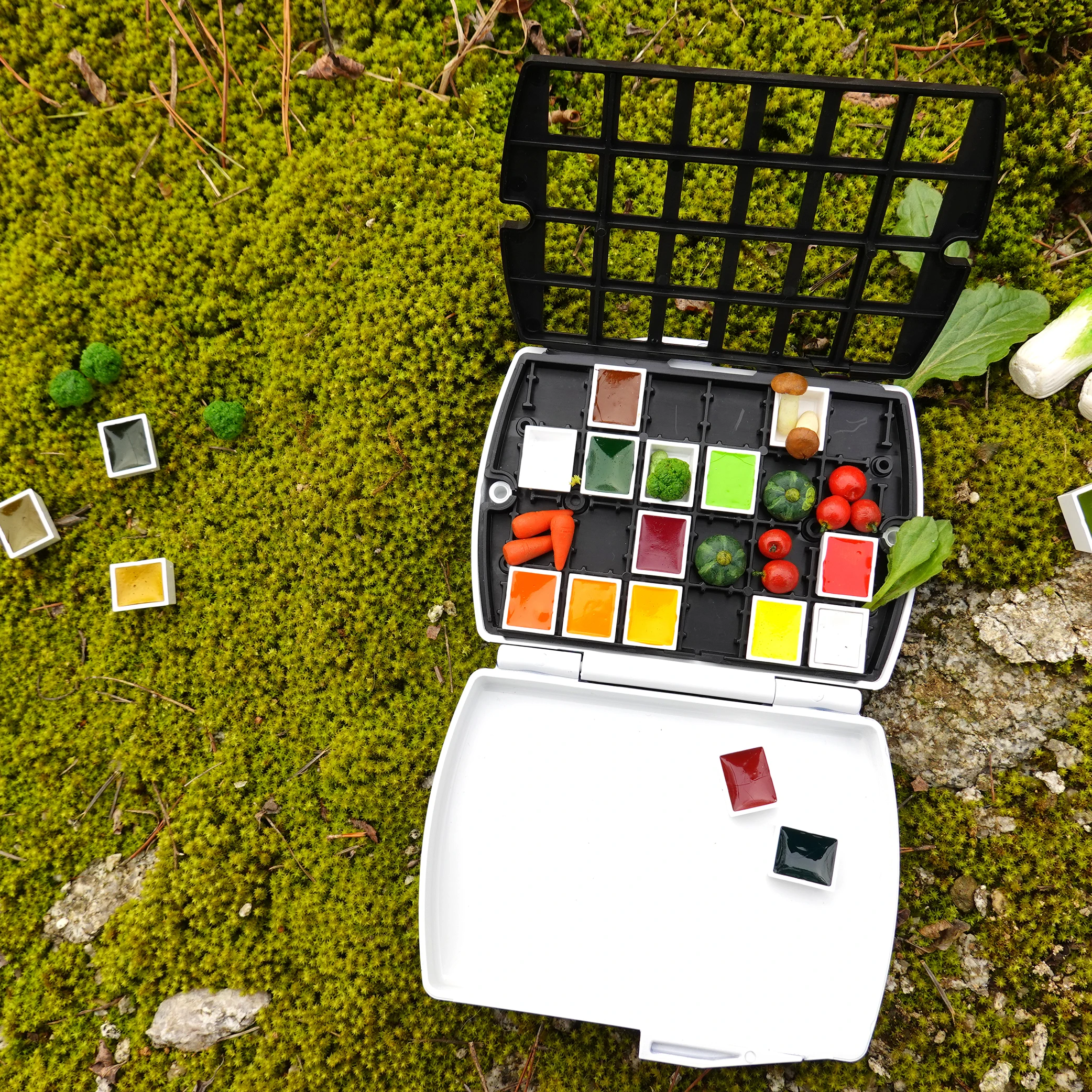 Mijello Triple Pans Watercolor Art Set 12, 24,48  colors, Watercolor Palette with Three Innovation Features