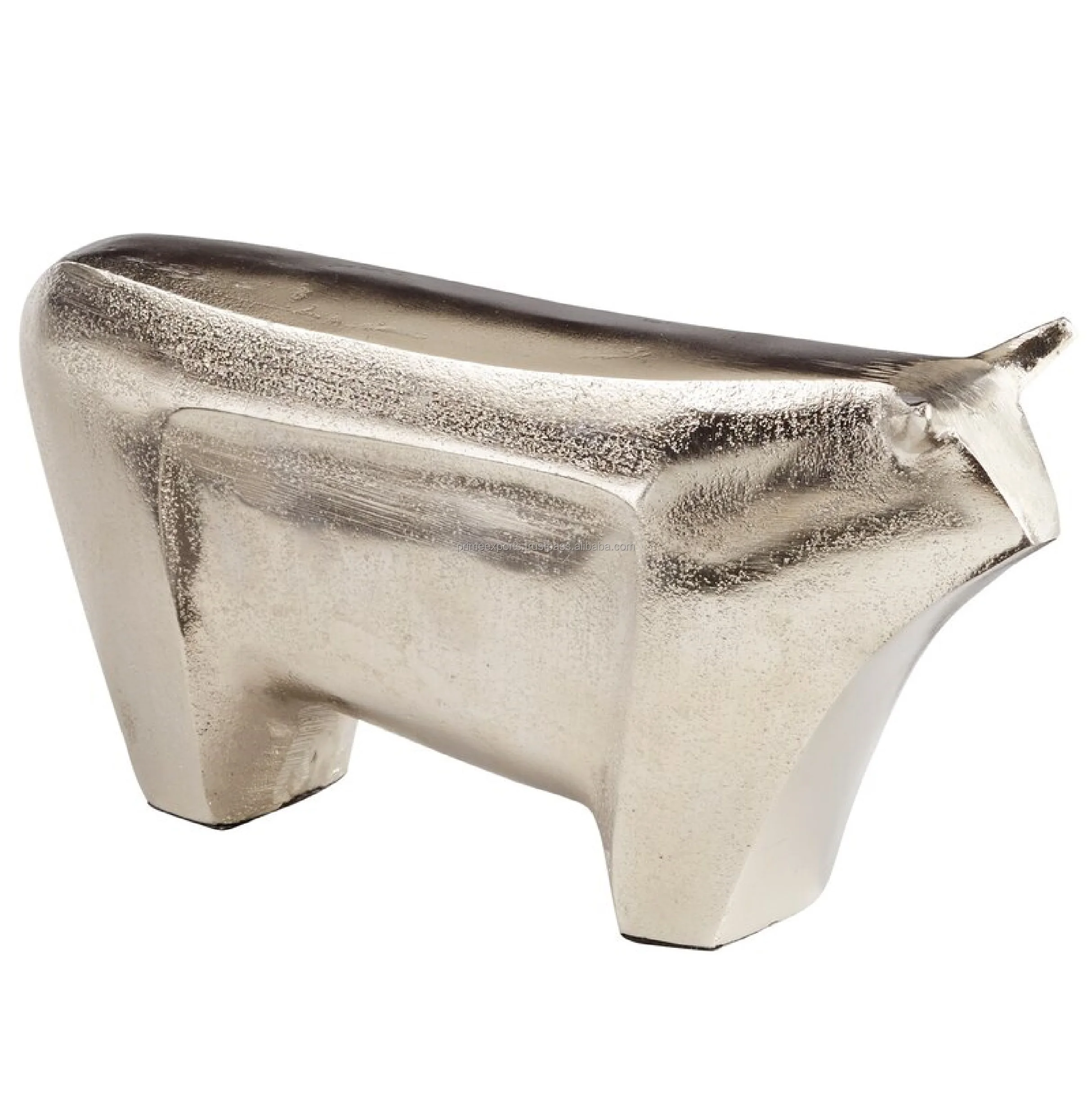 Metal showcase showpiece decorative bull figurine sculpture objects for table top decor european style metal decorative bull