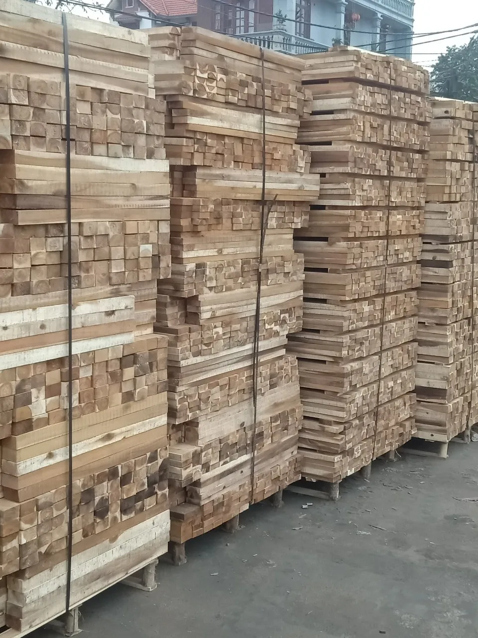High Quality Round White and Yellow Color Timber wood Logs With Length Max 1.5m Diameter 40cm From Vietnam